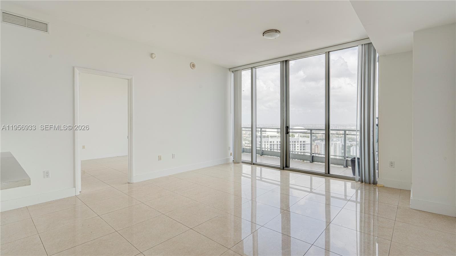 90 SW 3rd St # 10, Miami FL 33130 — 2