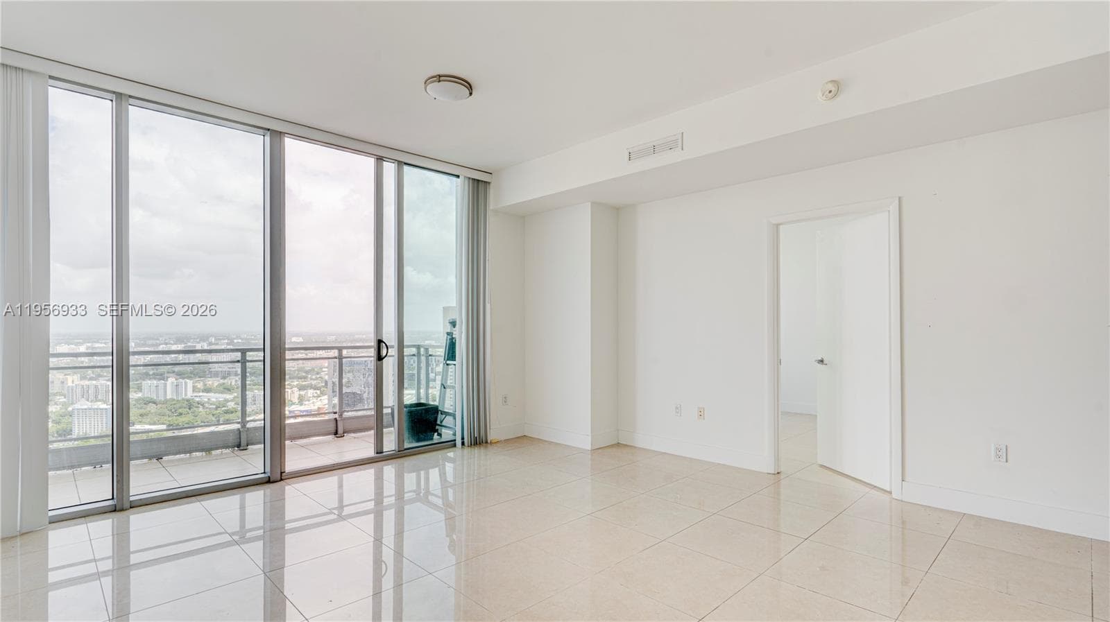90 SW 3rd St # 10, Miami FL 33130 — 7