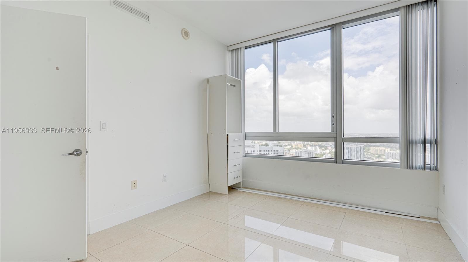 90 SW 3rd St # 10, Miami FL 33130 — 28