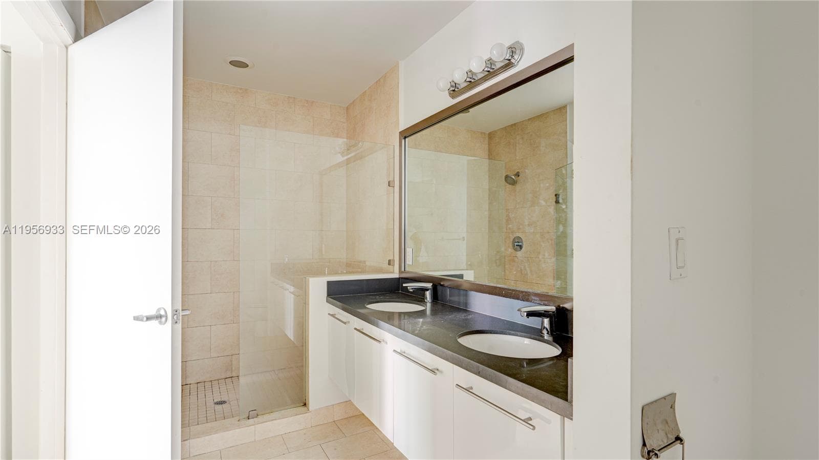 90 SW 3rd St # 10, Miami FL 33130 — 15