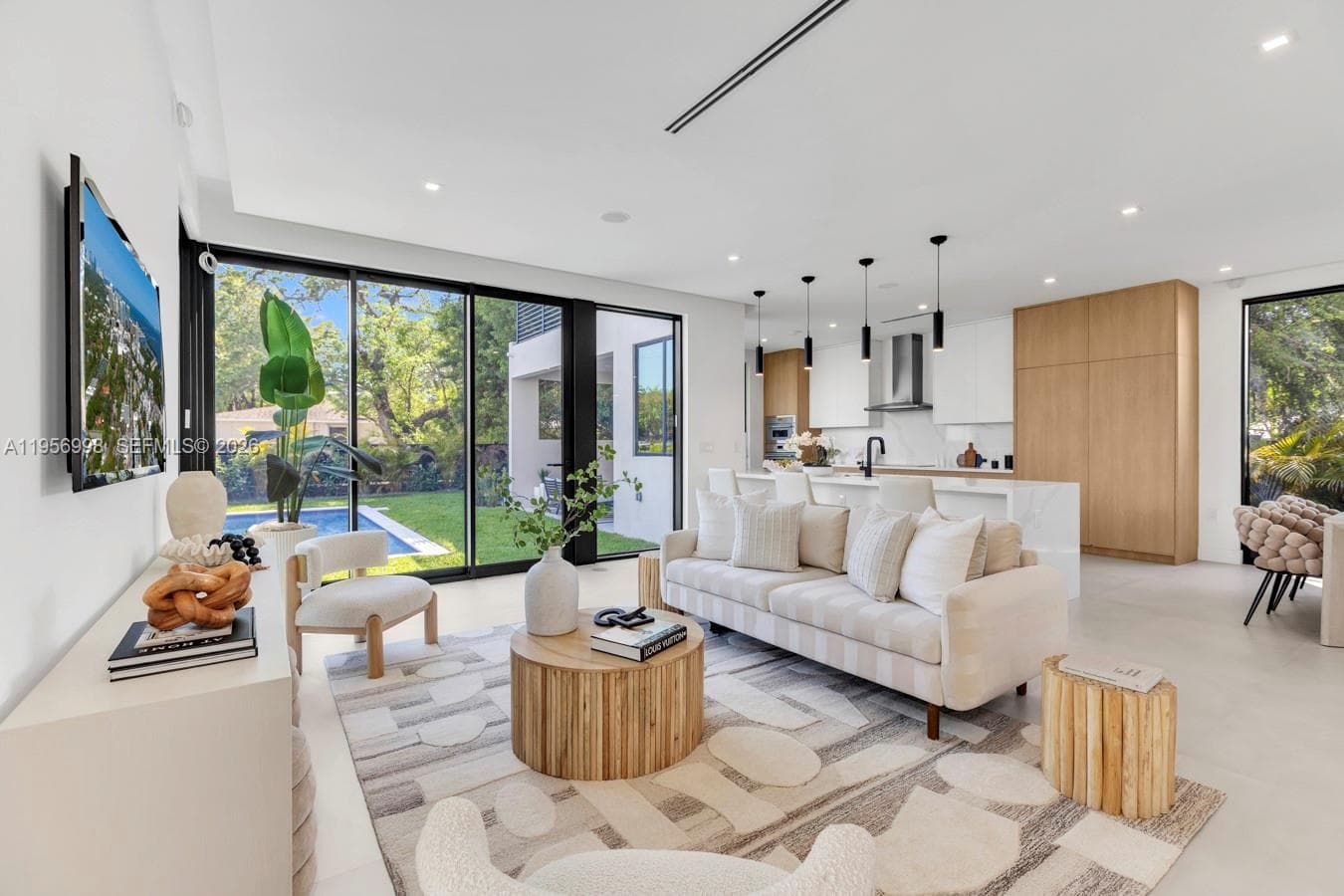 3200 Thomas Ave, Miami FL 33133 — 2
