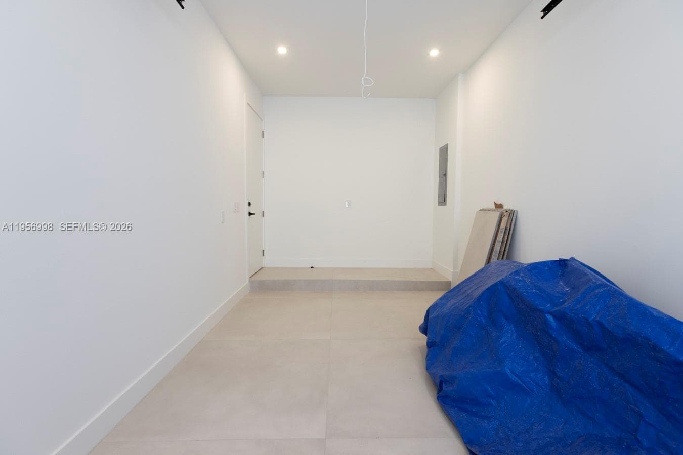 3200 Thomas Ave, Miami FL 33133 — 53
