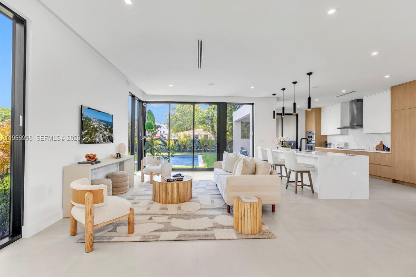 3200 Thomas Ave, Miami FL 33133 — 3