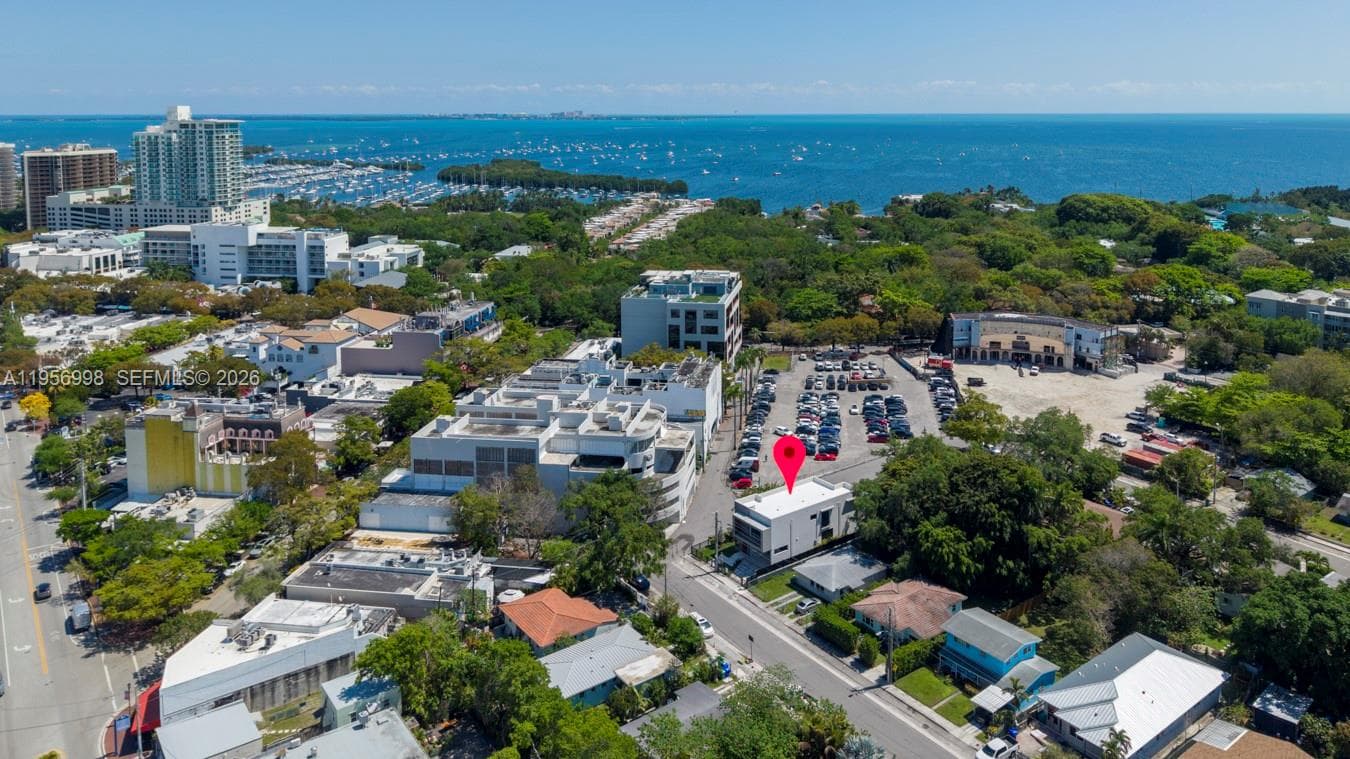 3200 Thomas Ave, Miami FL 33133 — 61