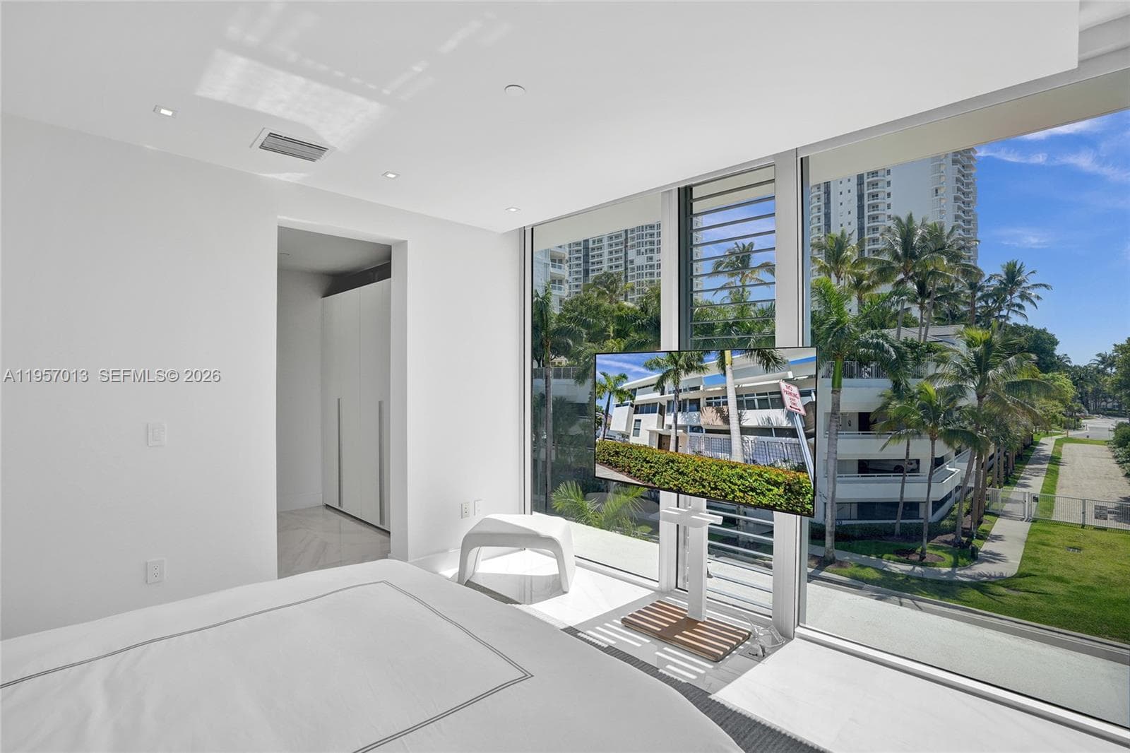 3750 Yacht Club Dr, Aventura FL 33180 — 46