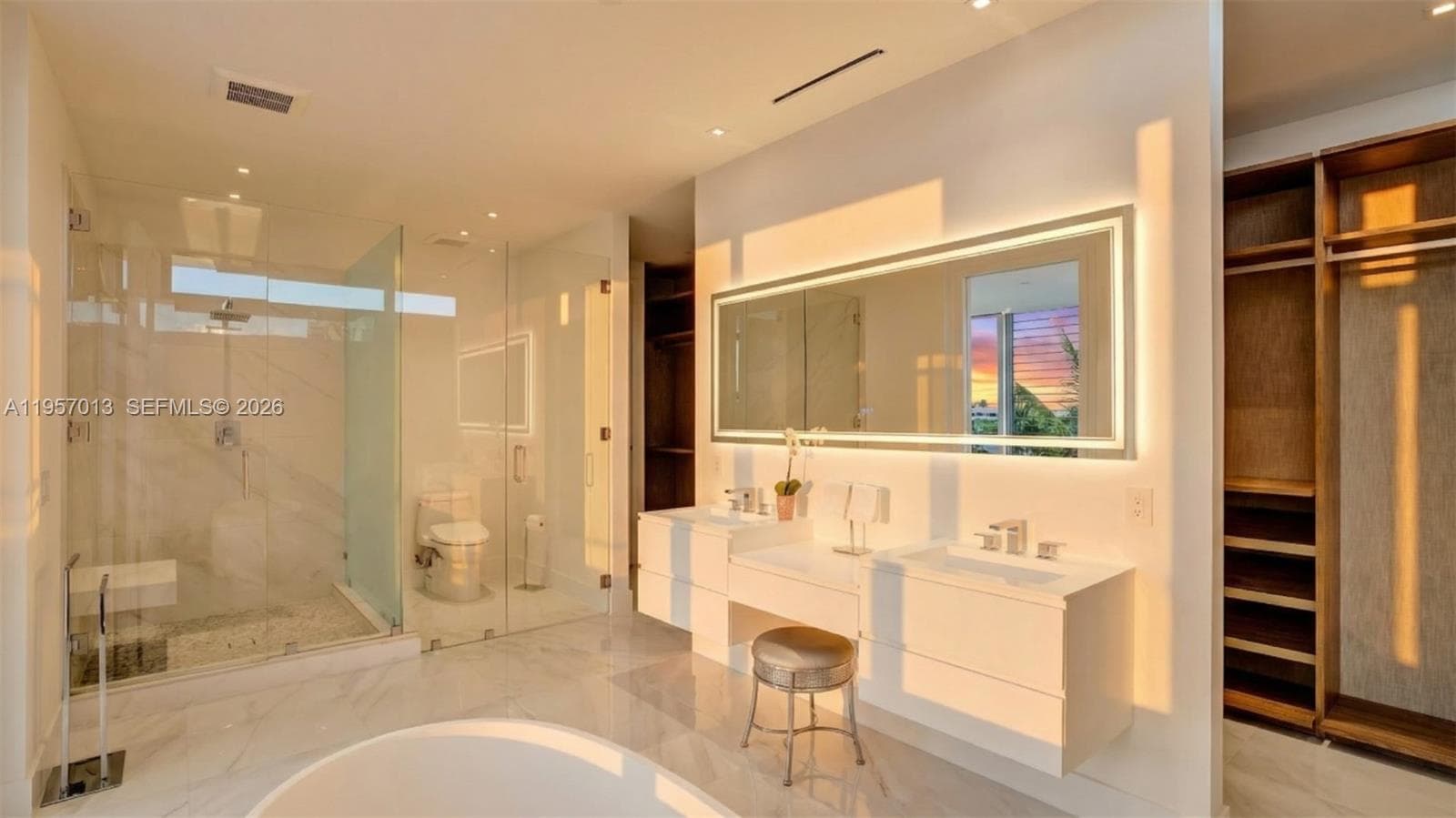 3750 Yacht Club Dr, Aventura FL 33180 — 80