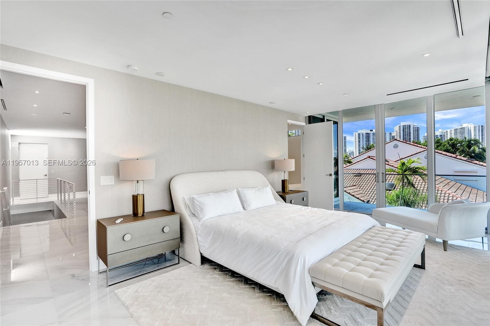 3750 Yacht Club Dr, Aventura FL 33180 — 28