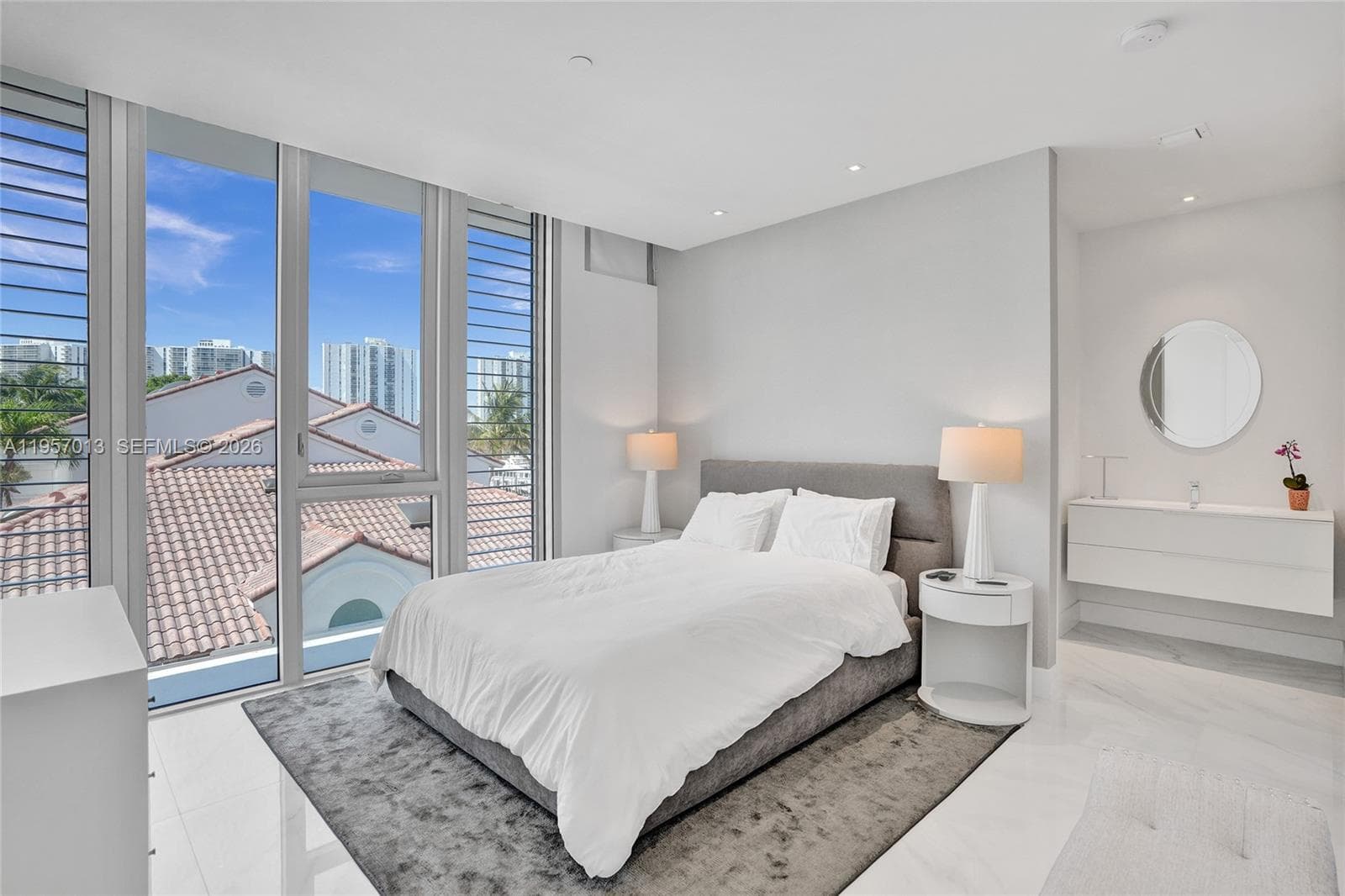3750 Yacht Club Dr, Aventura FL 33180 — 38
