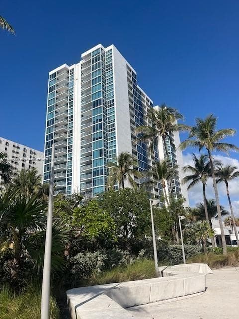 2655 Collins Ave # 1106, Miami Beach FL 33140 — 1