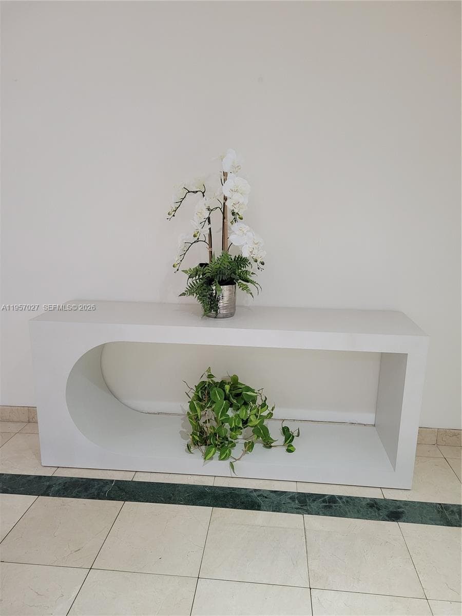 2655 Collins Ave # 1106, Miami Beach FL 33140 — 28