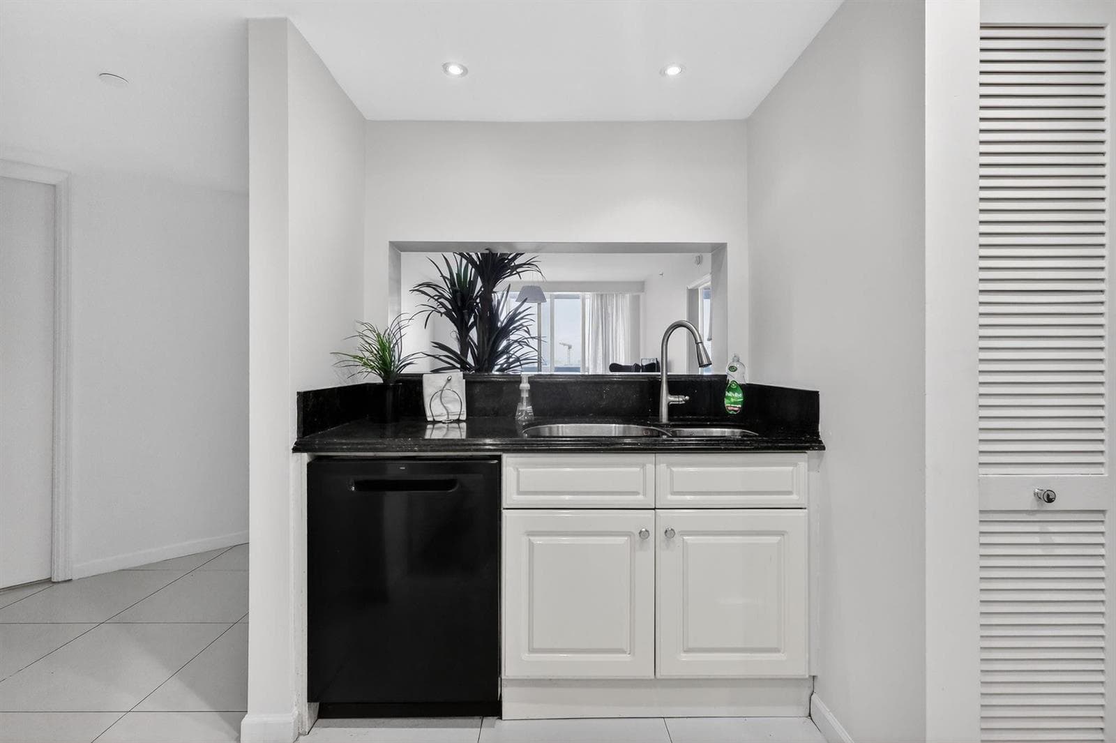 9595 Collins Avenue # 8f, Surfside FL 33154 — 22