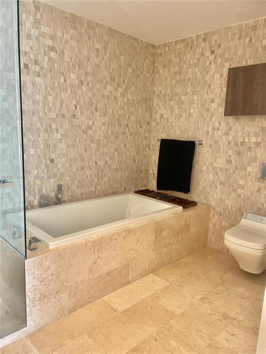 88 SW 7th St # 2404, Miami FL 33130 — 7