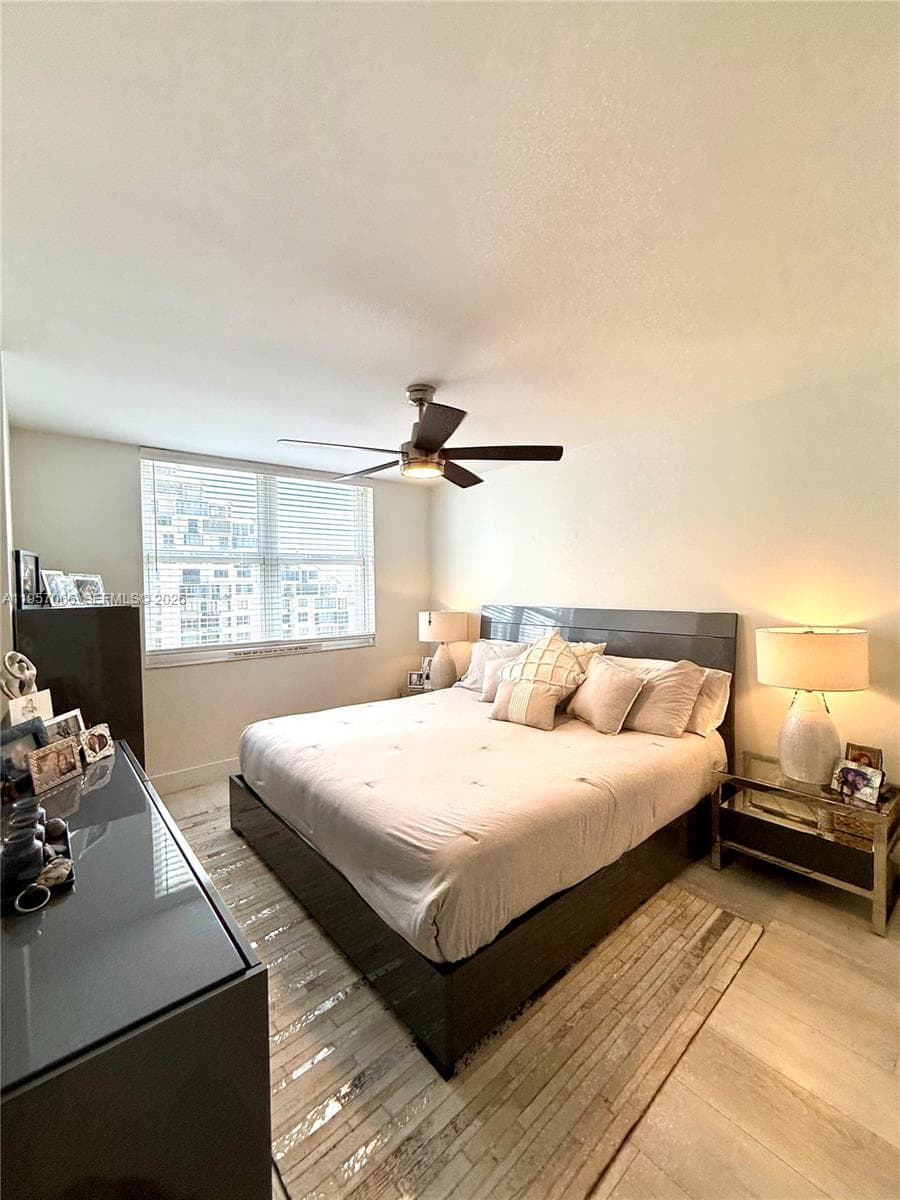 770 Claughton Island Dr # 1503, Miami FL 33131 — 27