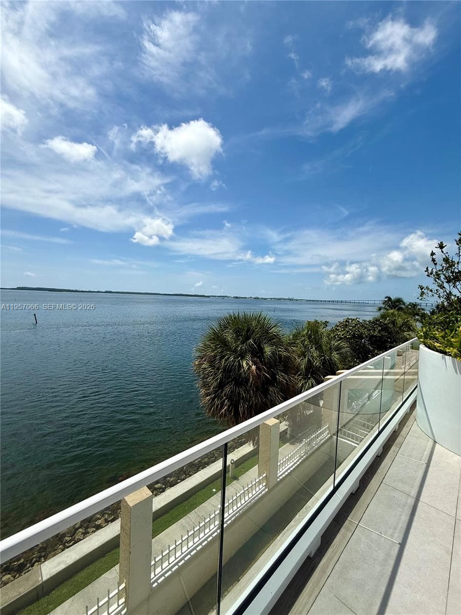 770 Claughton Island Dr # 1503, Miami FL 33131 — 43