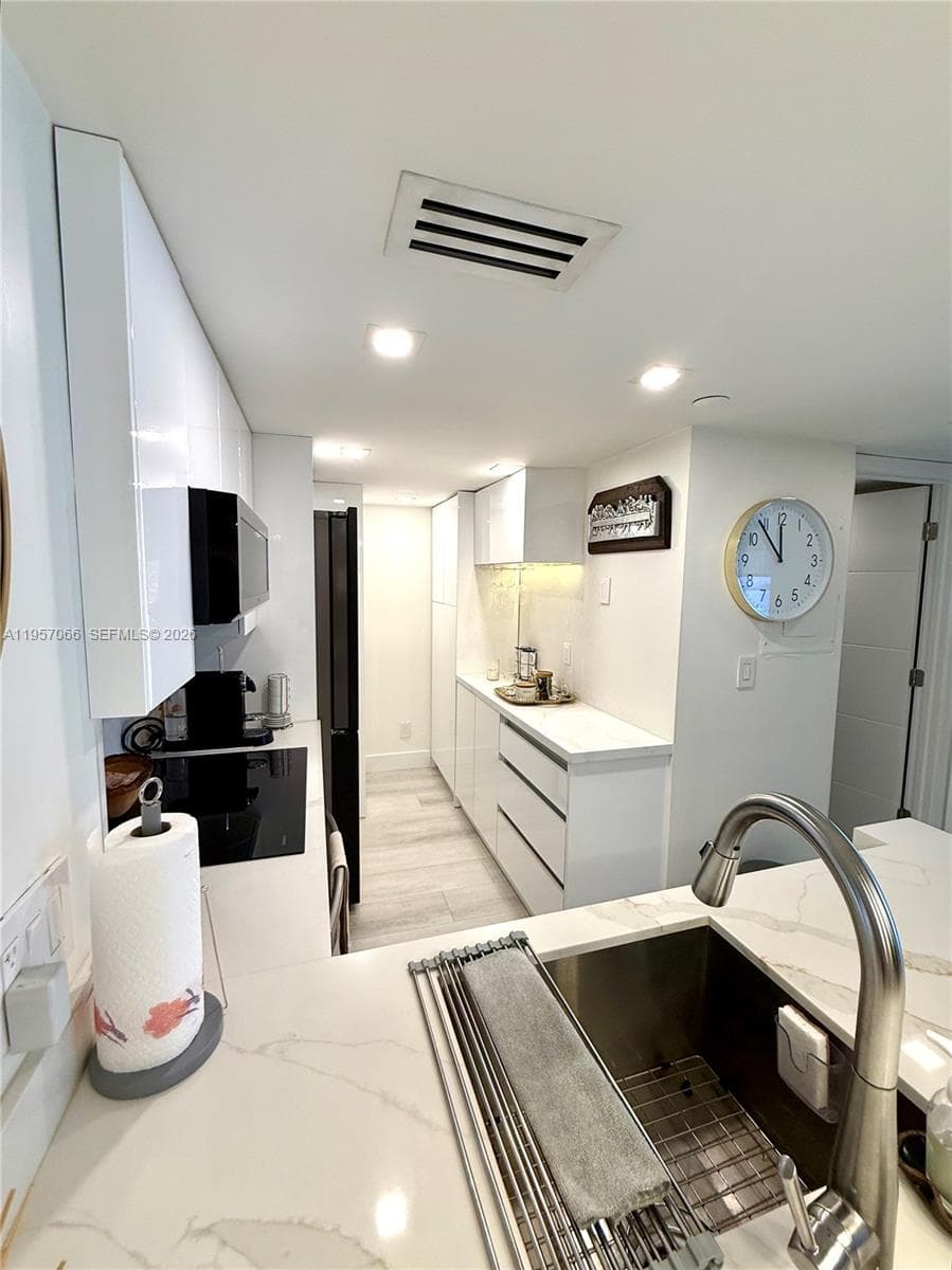 770 Claughton Island Dr # 1503, Miami FL 33131 — 7
