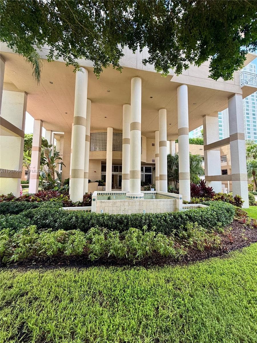770 Claughton Island Dr # 1503, Miami FL 33131 — 3