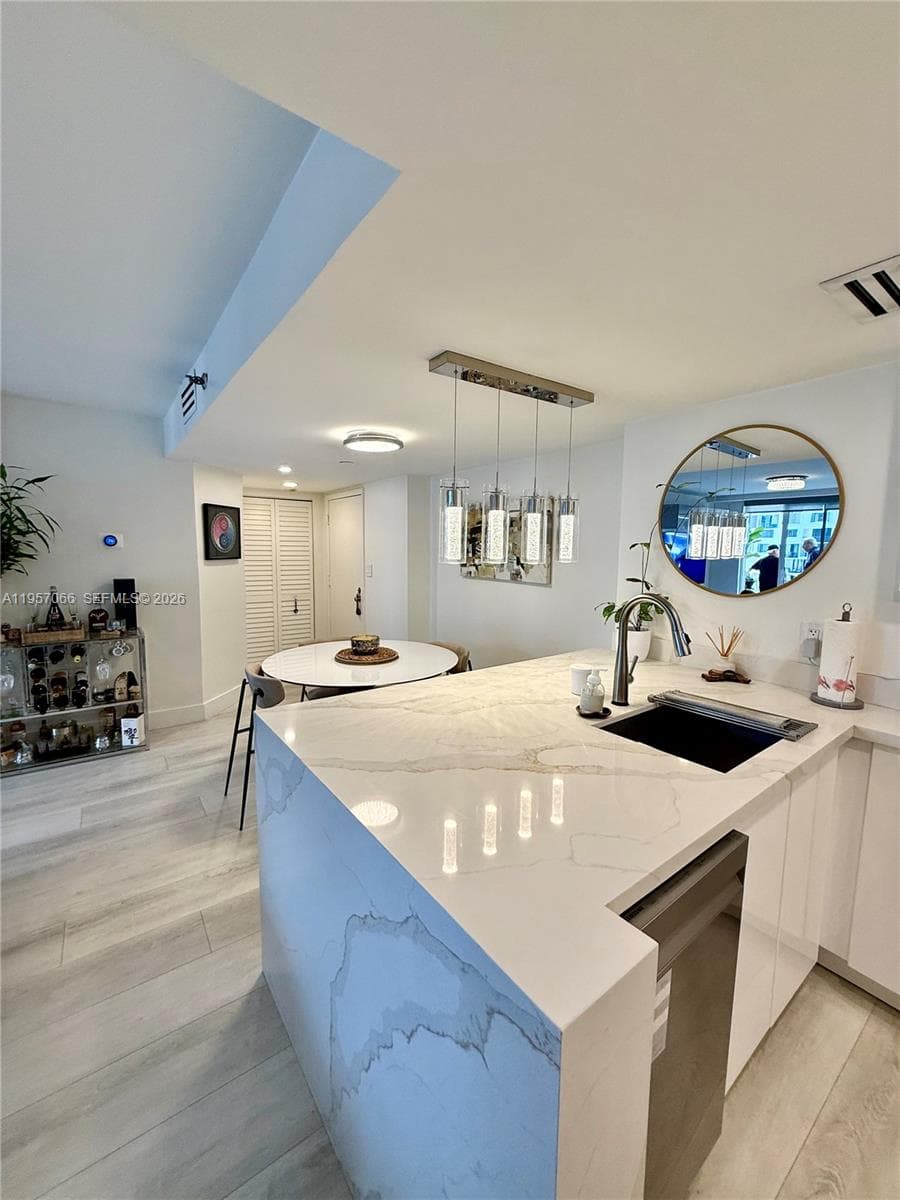 770 Claughton Island Dr # 1503, Miami FL 33131 — 1