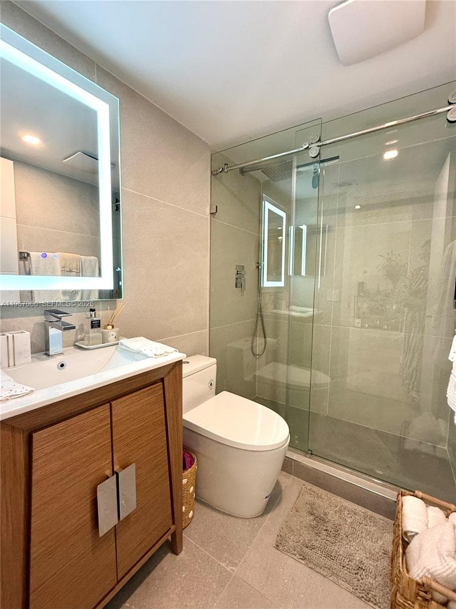 770 Claughton Island Dr # 1503, Miami FL 33131 — 25