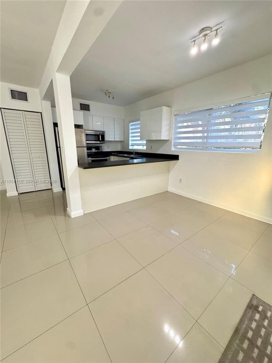 8035 Crespi Blvd # 1, Miami Beach FL 33141 — 7