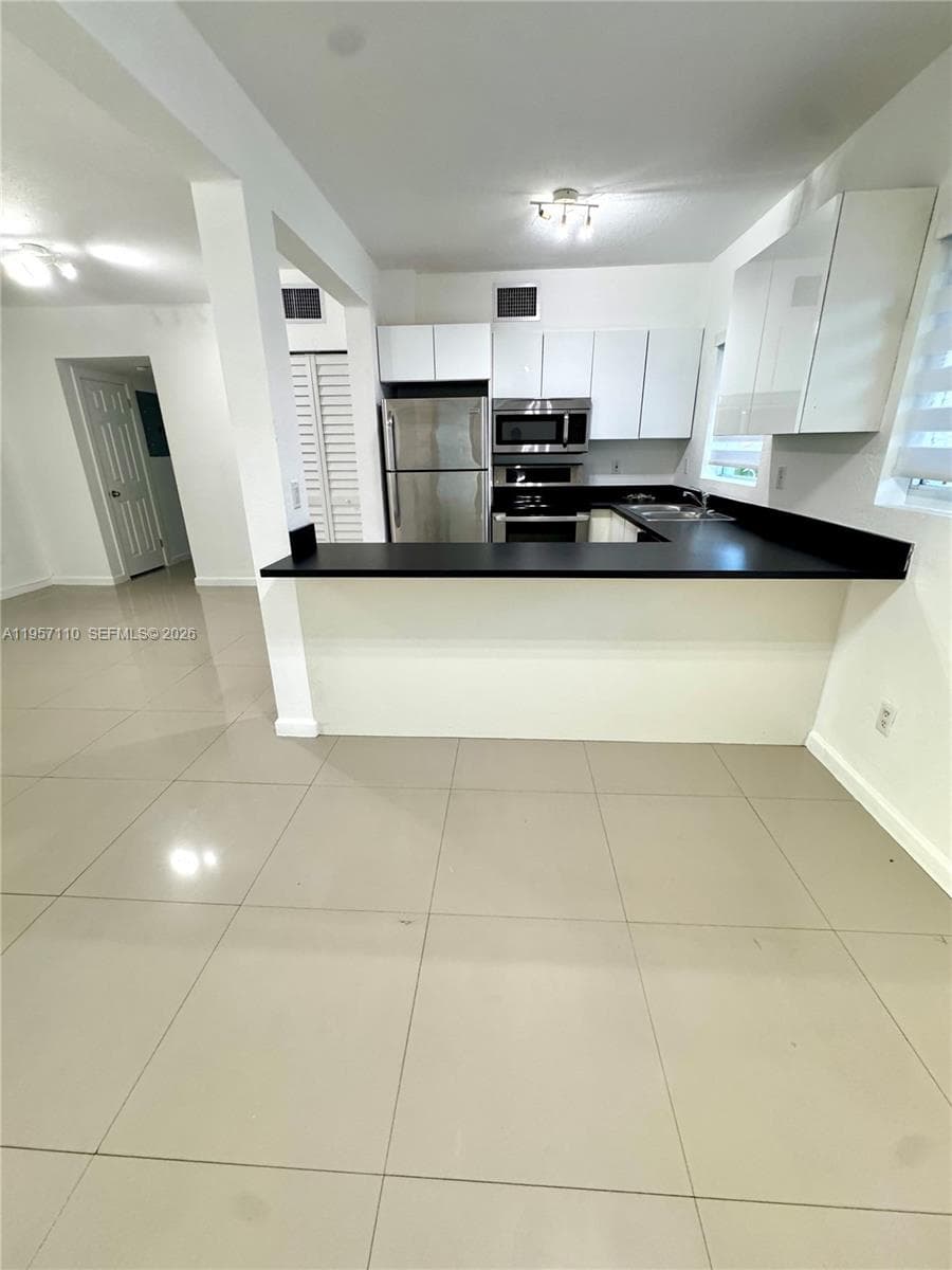 8035 Crespi Blvd # 1, Miami Beach FL 33141 — 5