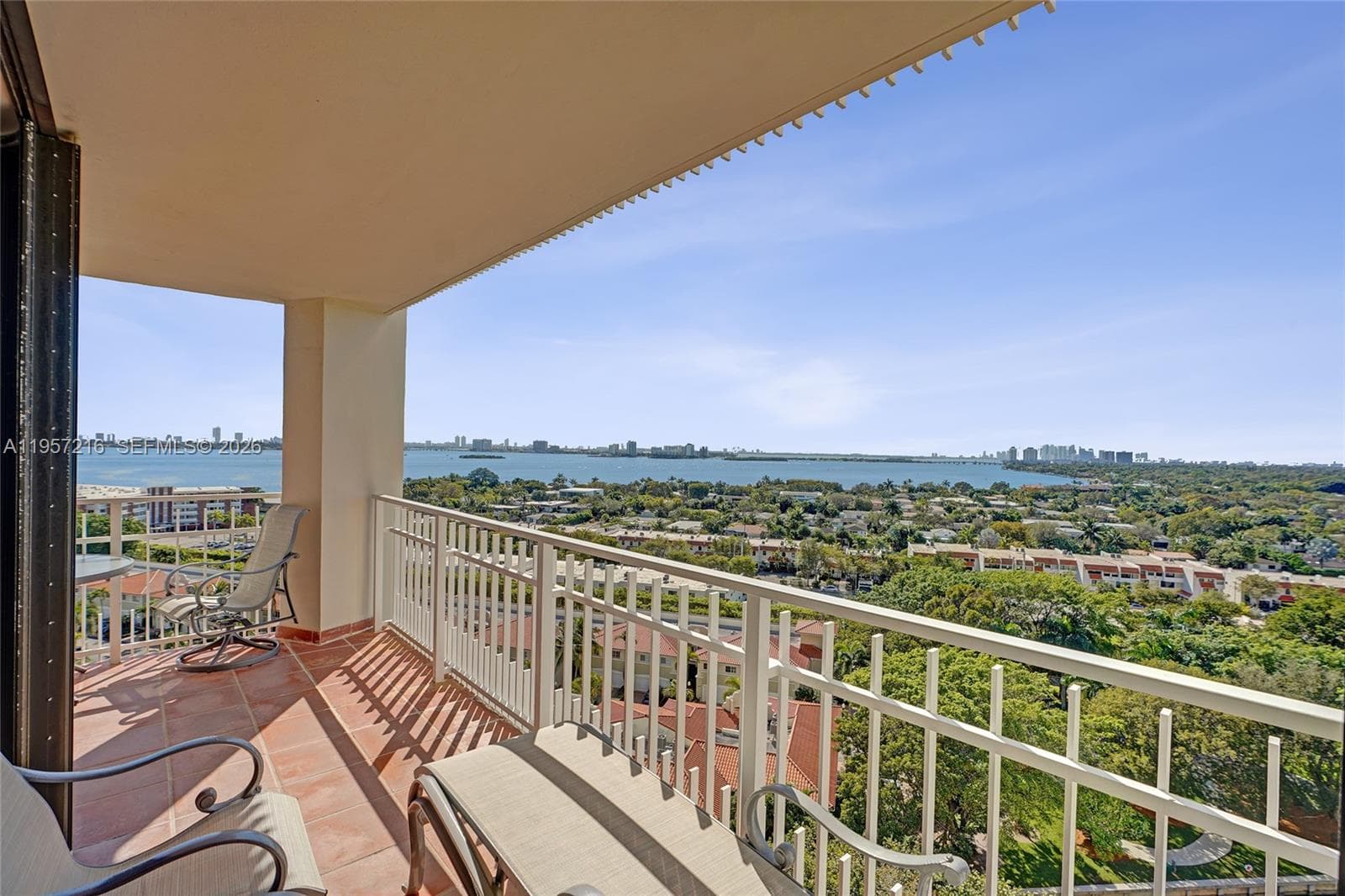 1000 Quayside Ter # 1402, Miami FL 33138 — 47