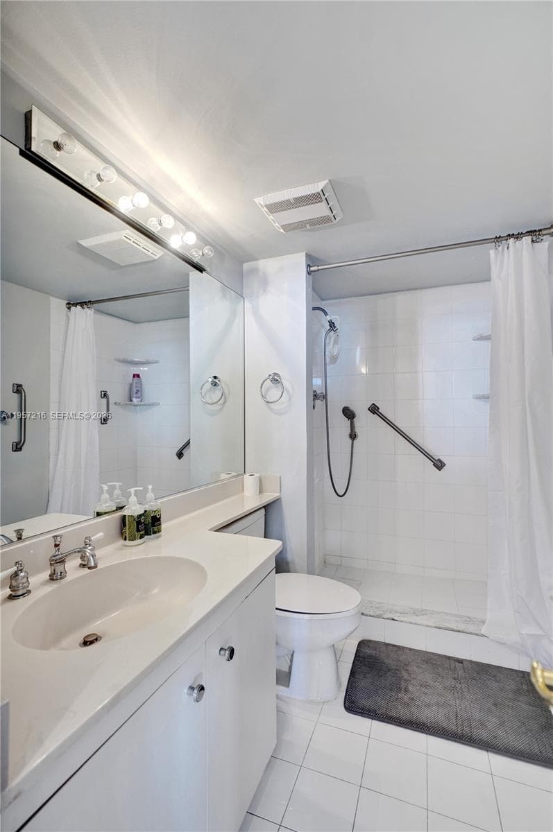 1000 Quayside Ter # 1402, Miami FL 33138 — 26