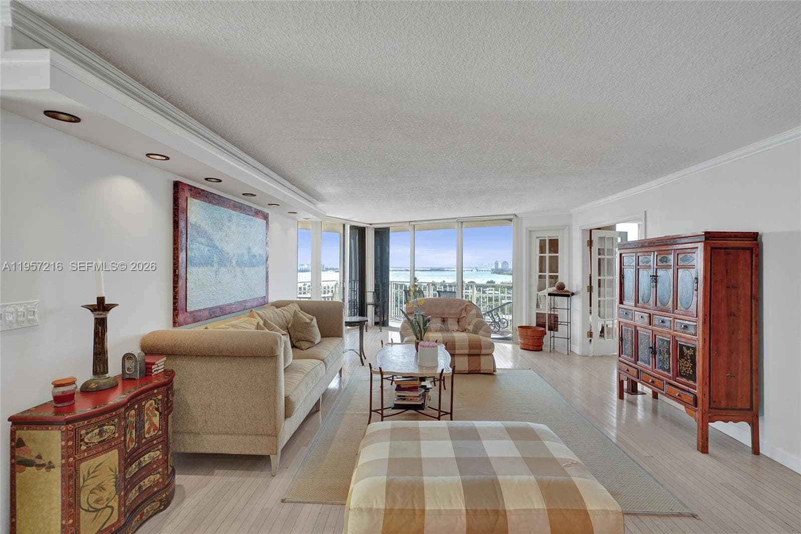 1000 Quayside Ter # 1402, Miami FL 33138 — 3
