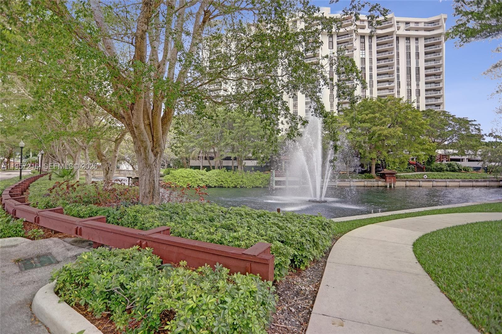 1000 Quayside Ter # 1402, Miami FL 33138 — 73