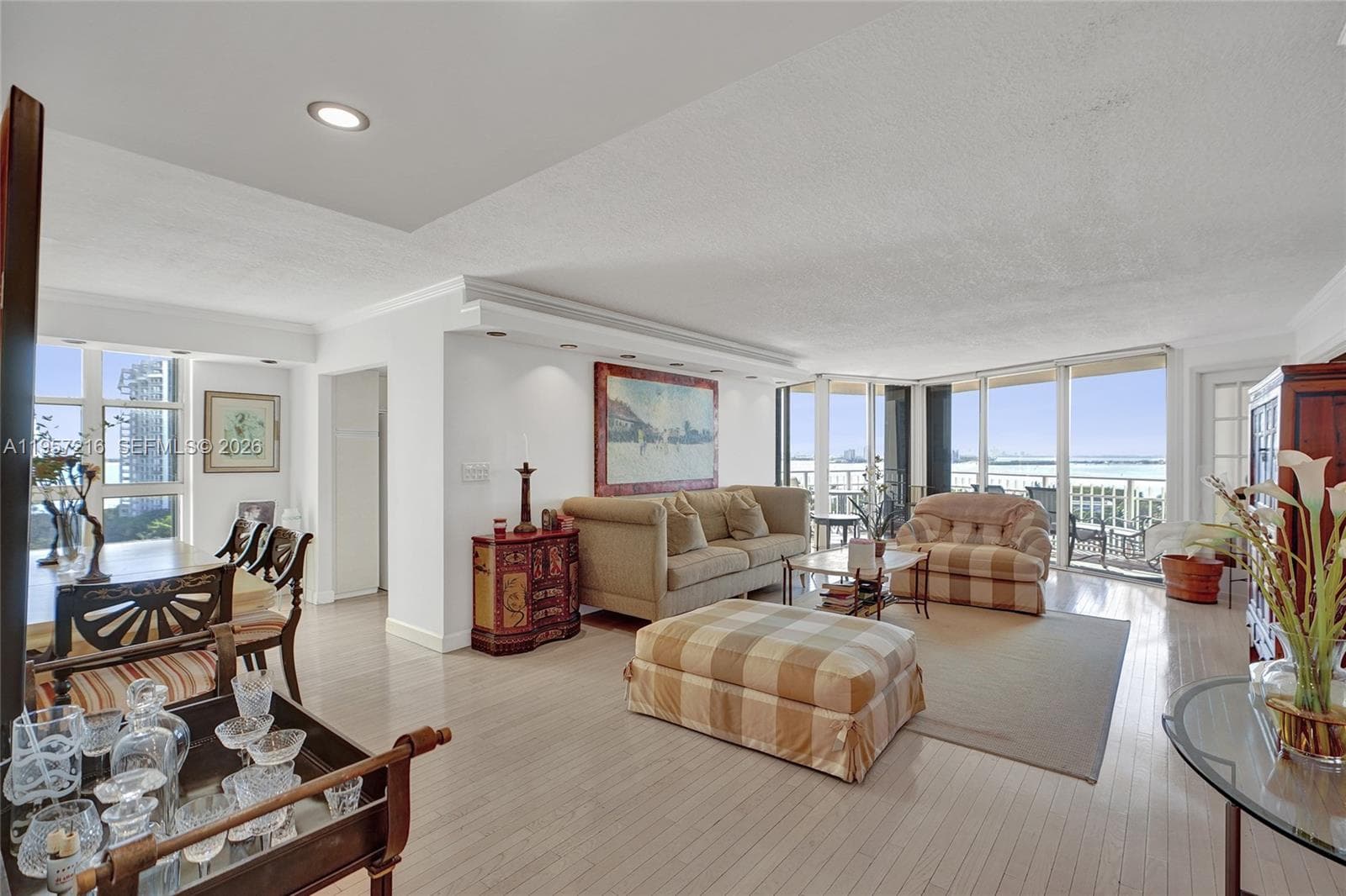 1000 Quayside Ter # 1402, Miami FL 33138 — 5