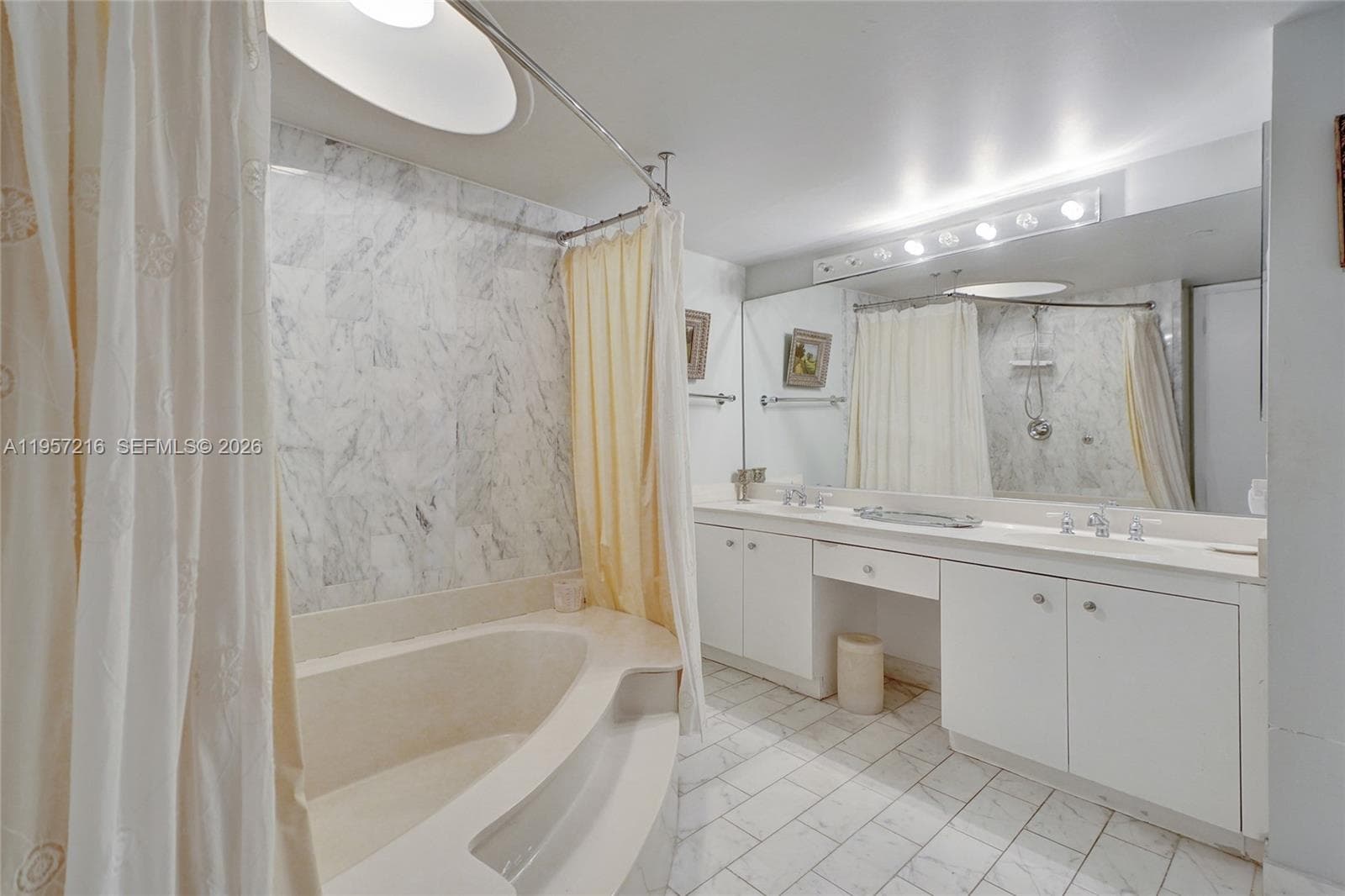 1000 Quayside Ter # 1402, Miami FL 33138 — 34