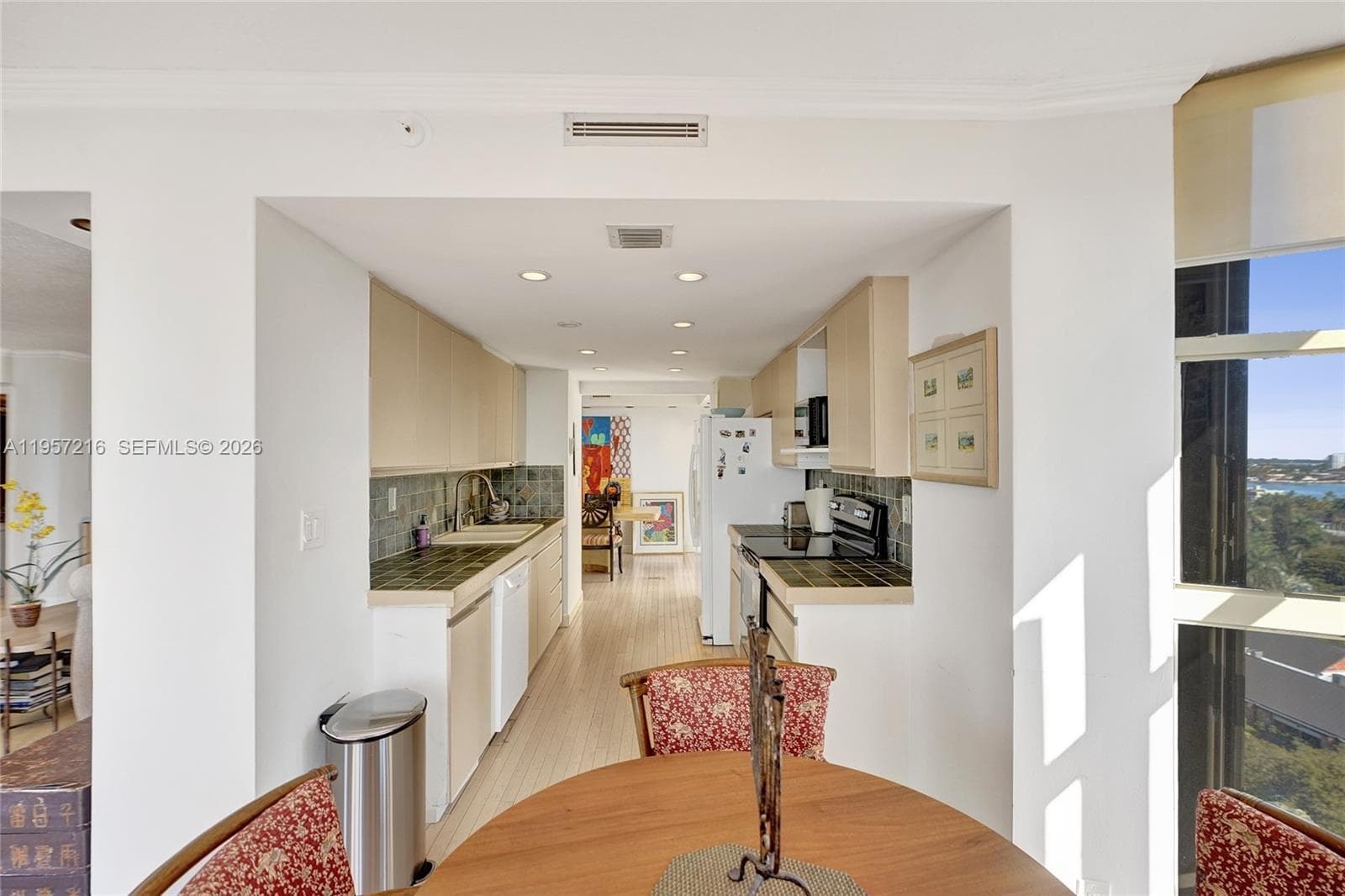 1000 Quayside Ter # 1402, Miami FL 33138 — 18