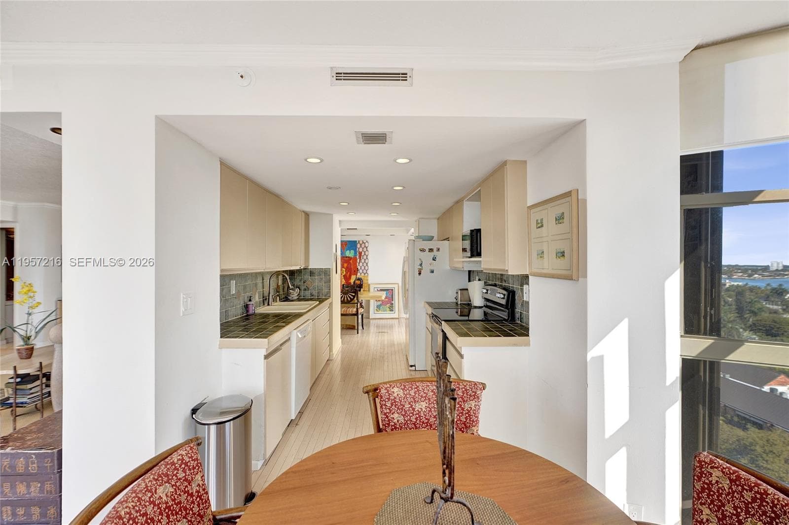 1000 Quayside Ter # 1402, Miami FL 33138 — 19