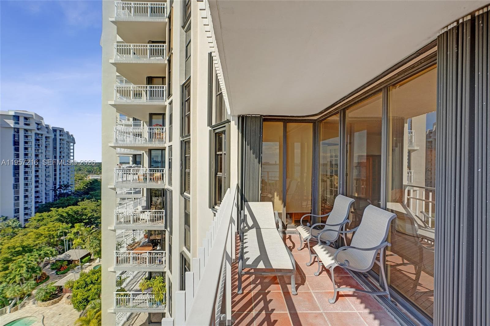 1000 Quayside Ter # 1402, Miami FL 33138 — 44