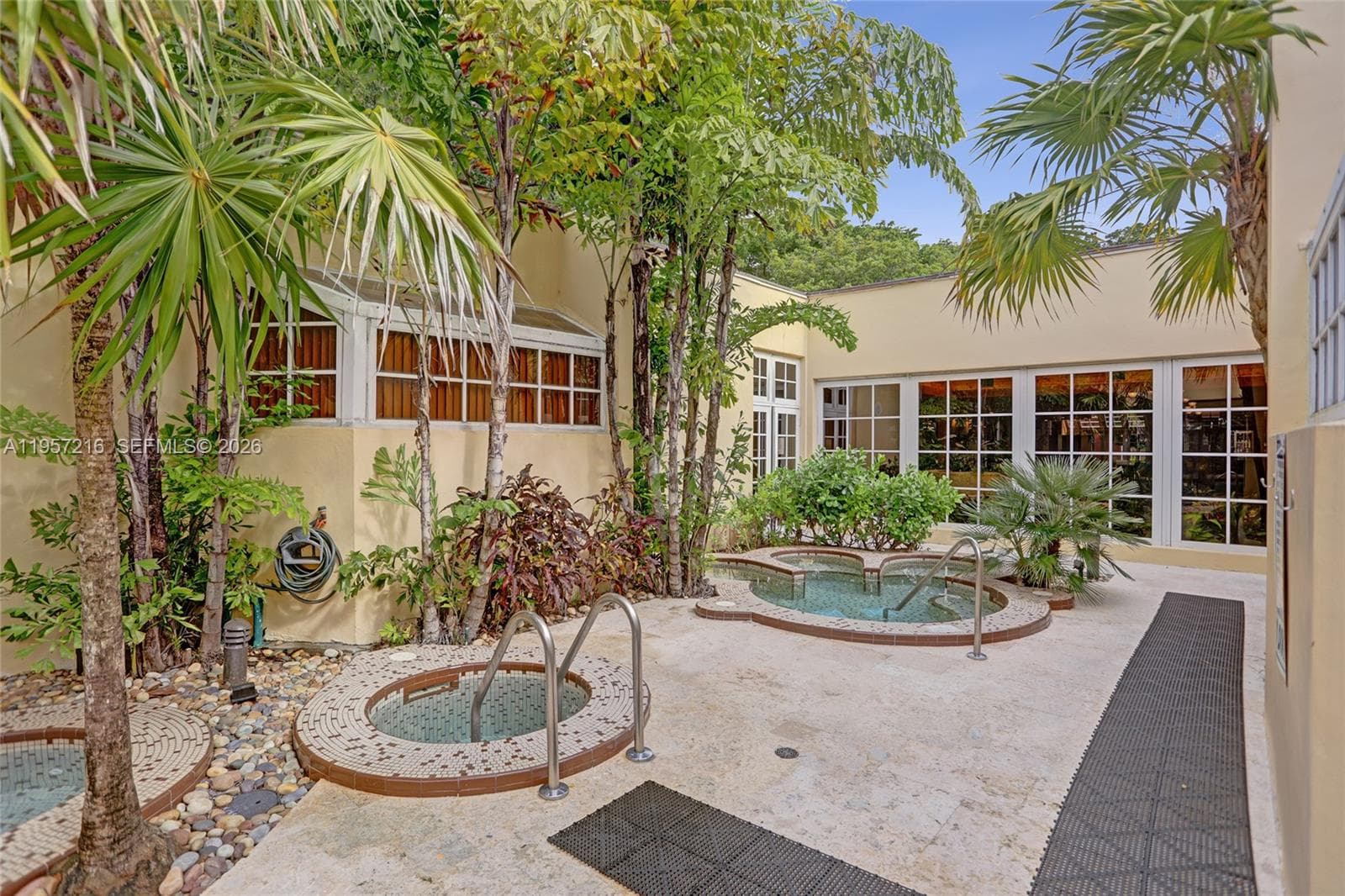 1000 Quayside Ter # 1402, Miami FL 33138 — 85