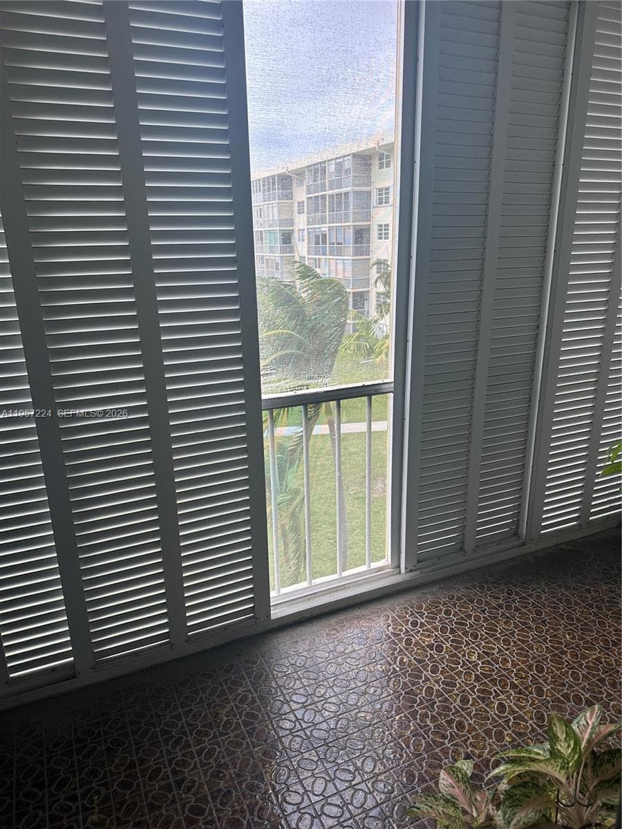 2855 Leonard Dr # H411, Aventura FL 33160 — 11
