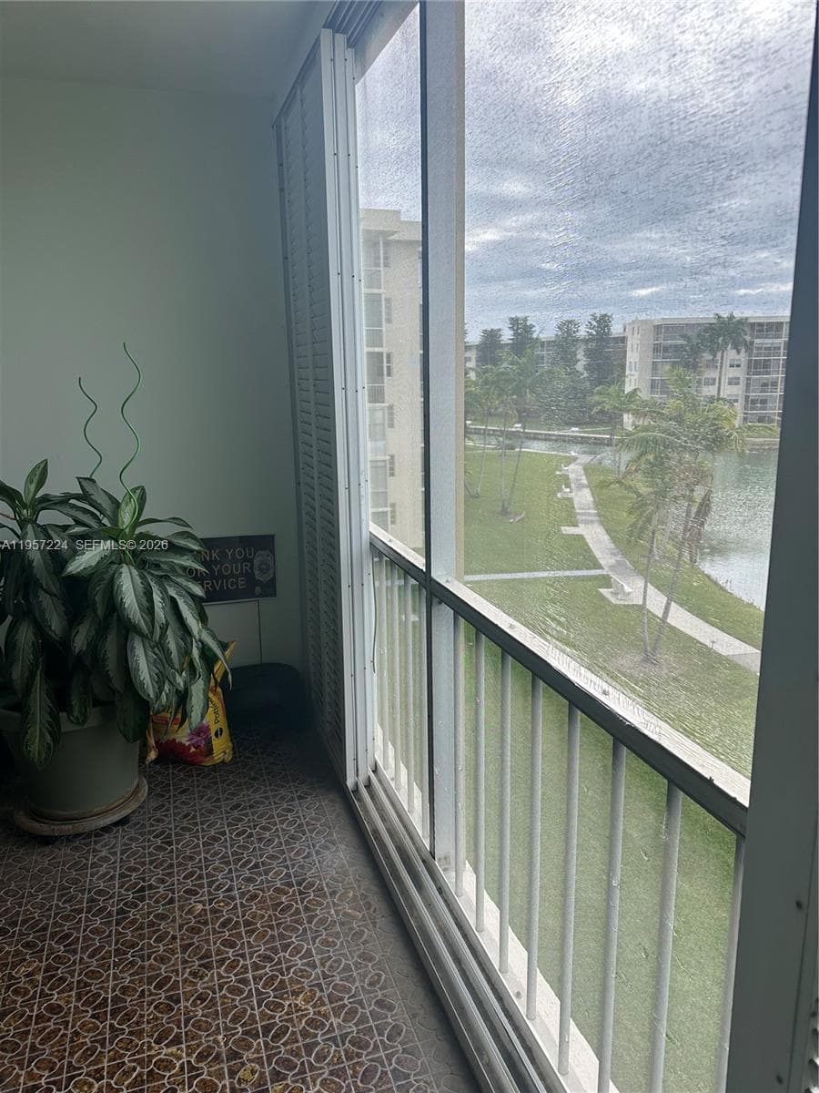 2855 Leonard Dr # H411, Aventura FL 33160 — 8