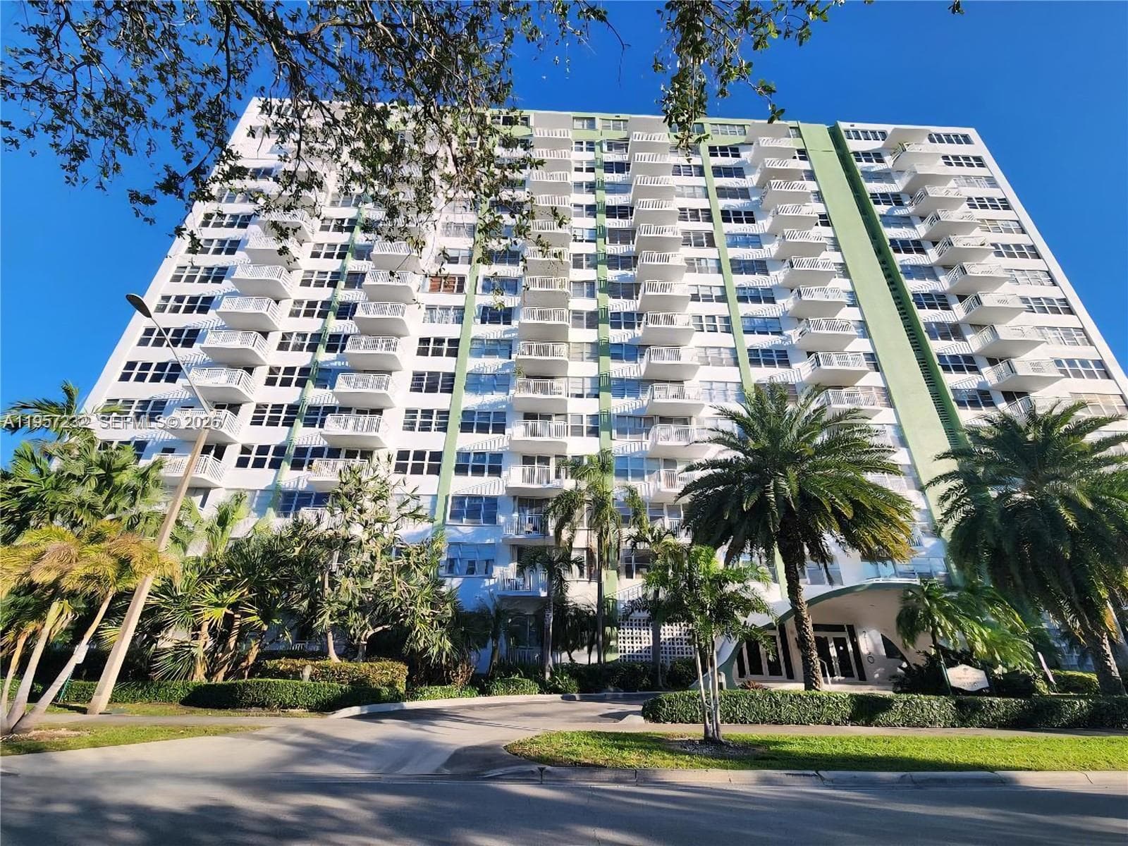 2150 Sans Souci Blvd # D1, North Miami FL 33181 — 27