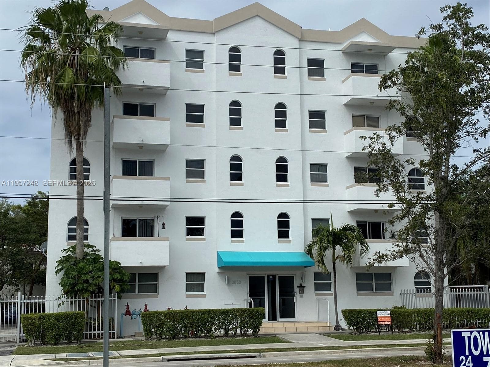 3052 SW 27th Ave # 301, Miami FL 33133 — 1