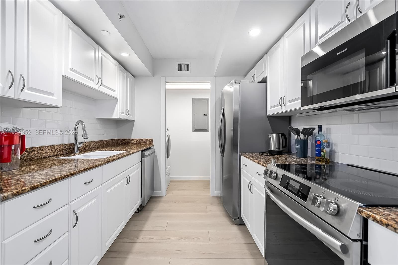 6917 Collins Ave # 1106, Miami Beach FL 33141 — 7