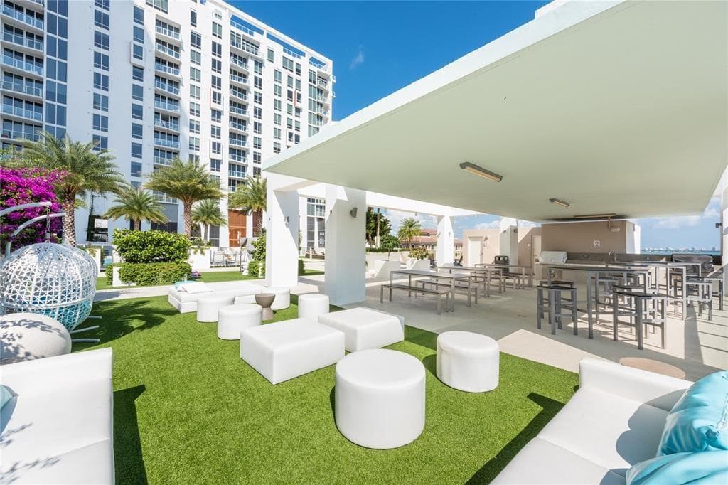 600 NE 27th Street # 2301, Miami FL 33137 — 1