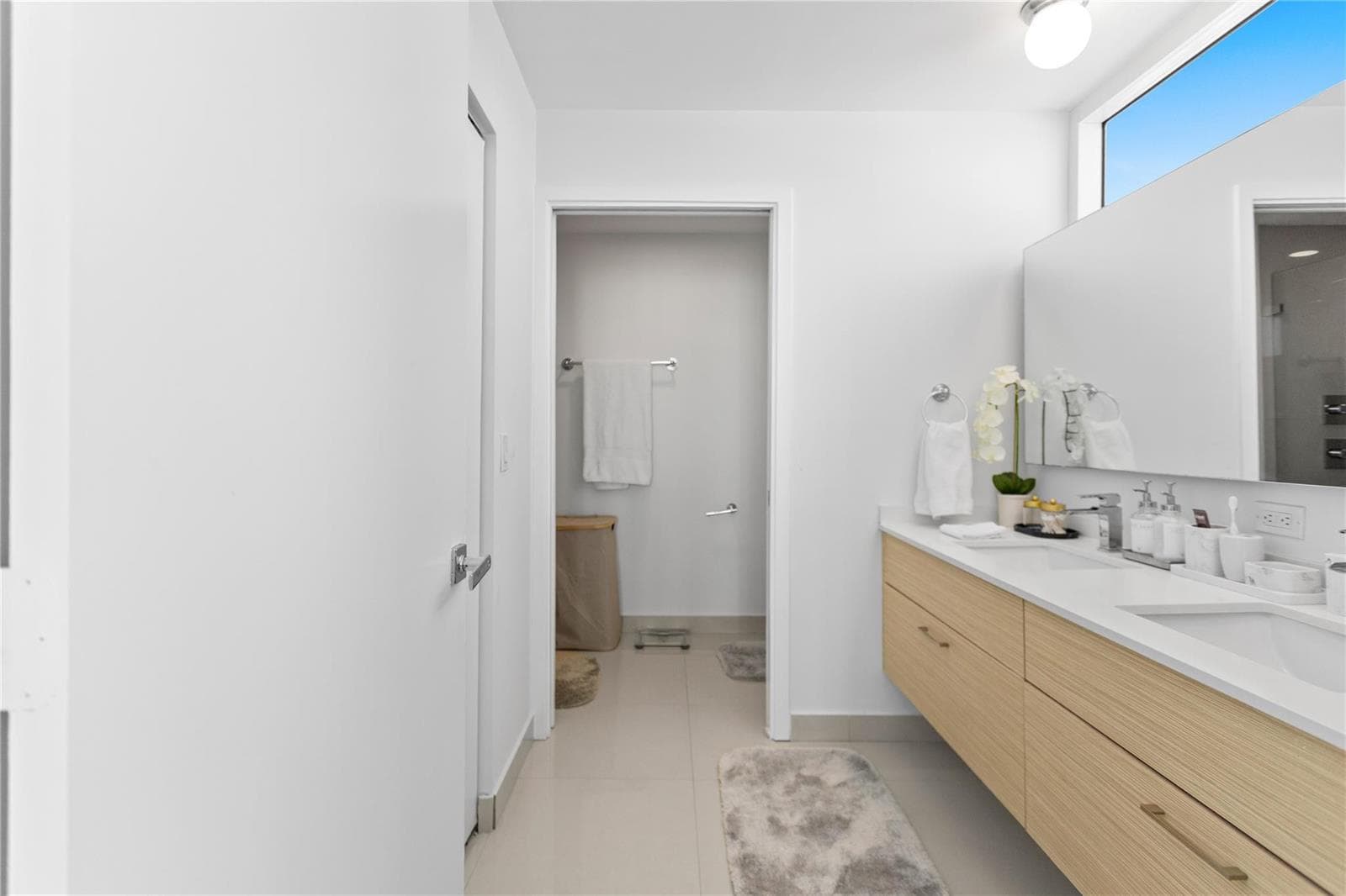 600 NE 27th Street # 2301, Miami FL 33137 — 33
