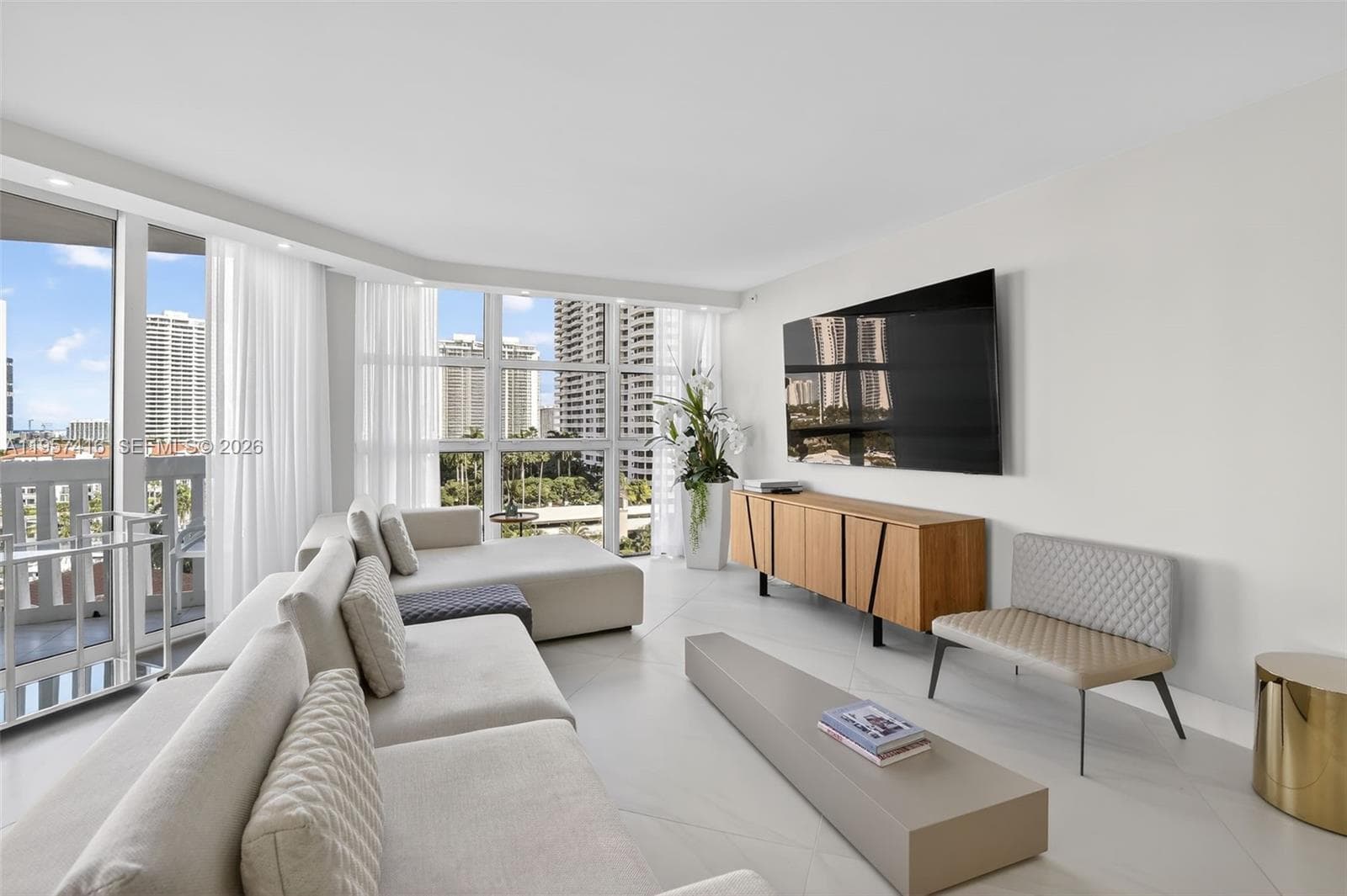 1000 W Island Blvd # 1009, Aventura FL 33160 — 2