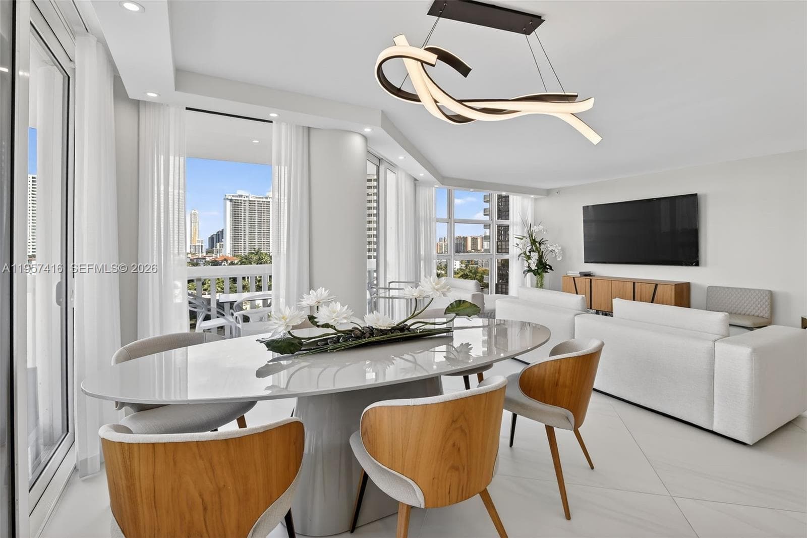 1000 W Island Blvd # 1009, Aventura FL 33160 — 14
