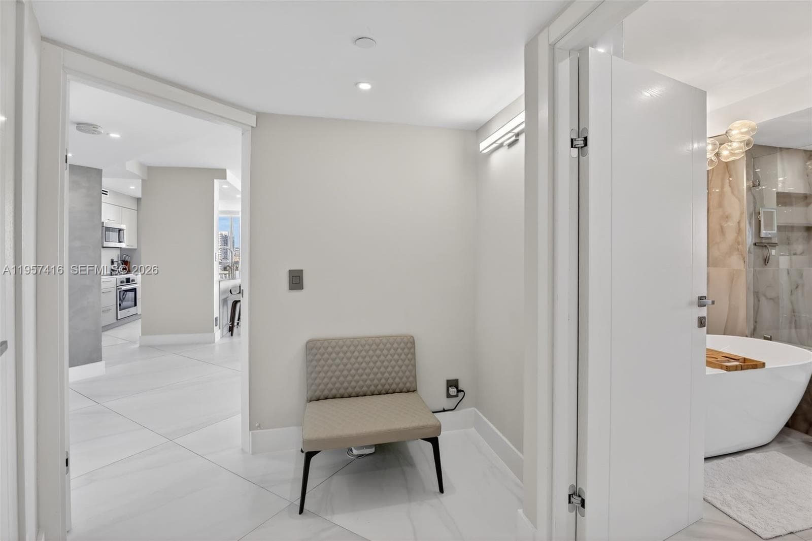 1000 W Island Blvd # 1009, Aventura FL 33160 — 18