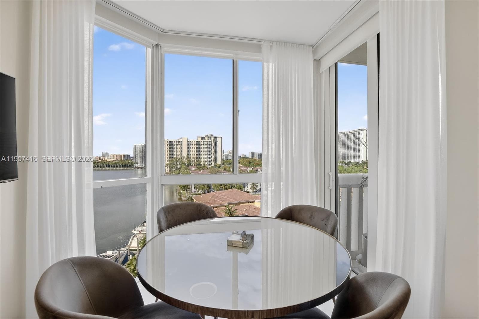 1000 W Island Blvd # 1009, Aventura FL 33160 — 11