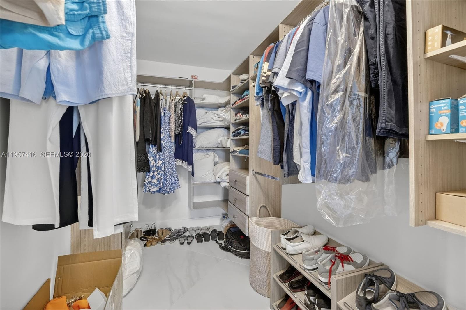 1000 W Island Blvd # 1009, Aventura FL 33160 — 25