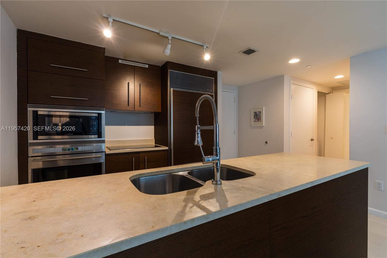 475 Brickell Ave # 4511, Miami FL 33131 — 16
