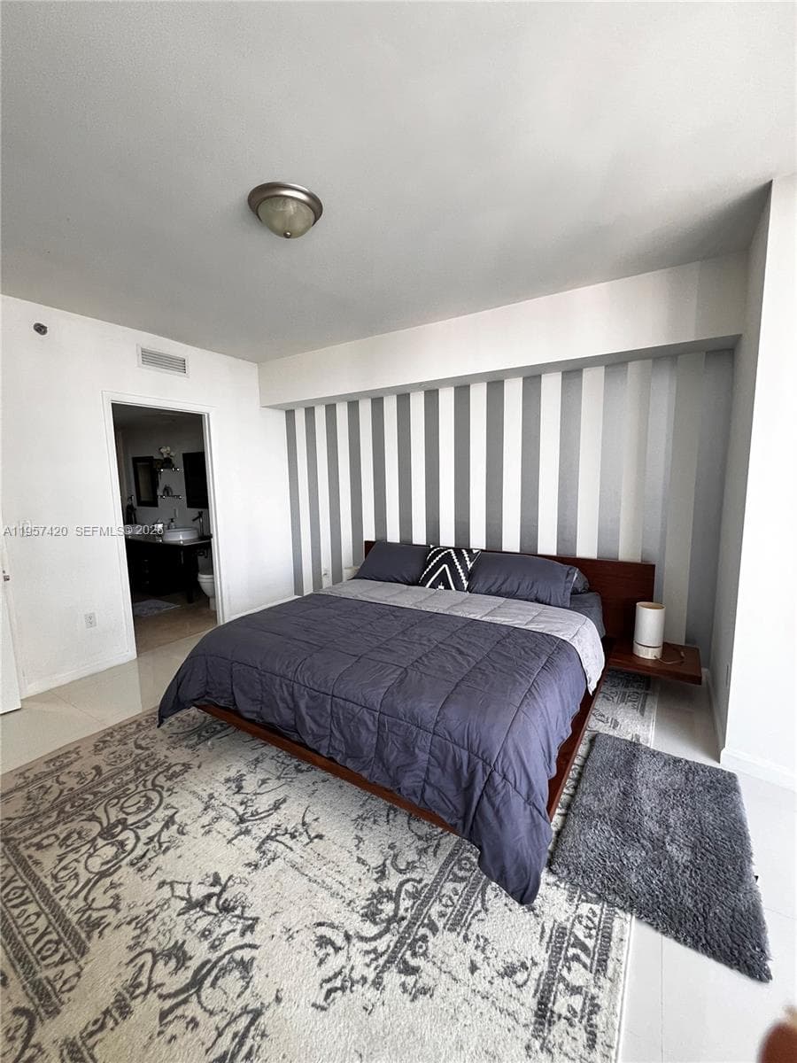 475 Brickell Ave # 4511, Miami FL 33131 — 24