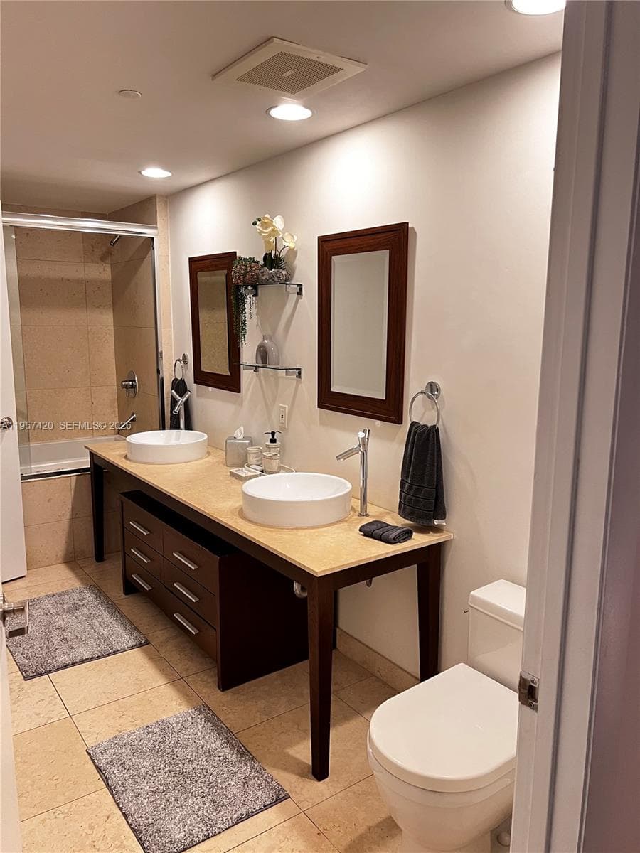 475 Brickell Ave # 4511, Miami FL 33131 — 30