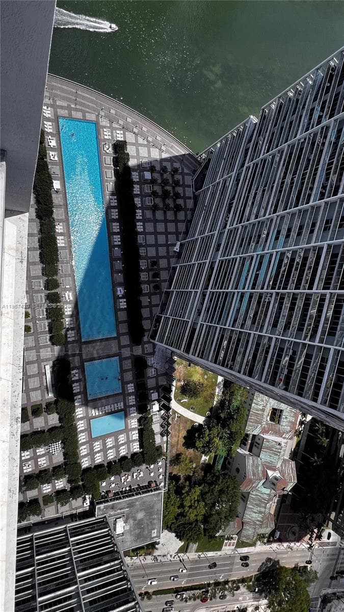 475 Brickell Ave # 4511, Miami FL 33131 — 37